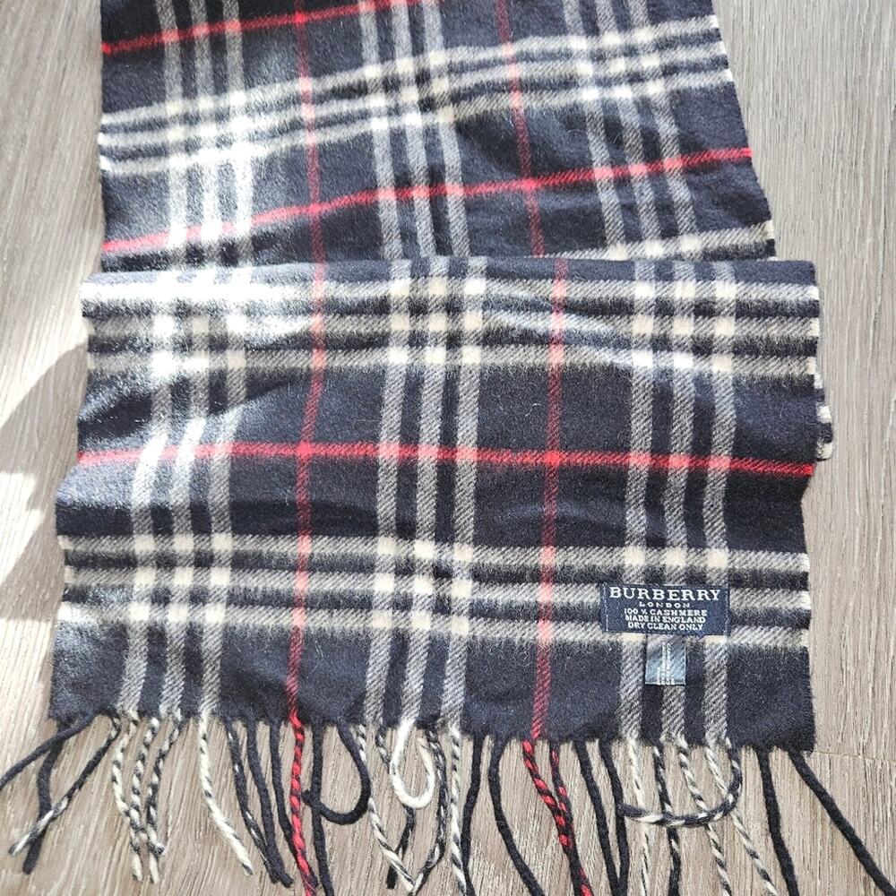 Burberry 100% Cashmere Plaid Fall Scarf - Picture 3 of 5